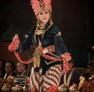 Tari Tunggal Golek Menak